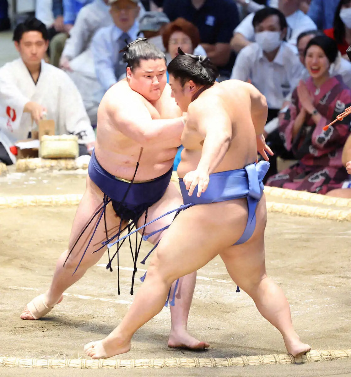 幕内2場所目の22歳新星・若ノ勝、無傷5連勝！埼玉栄の先輩撃破 増量の努力実り上り調子