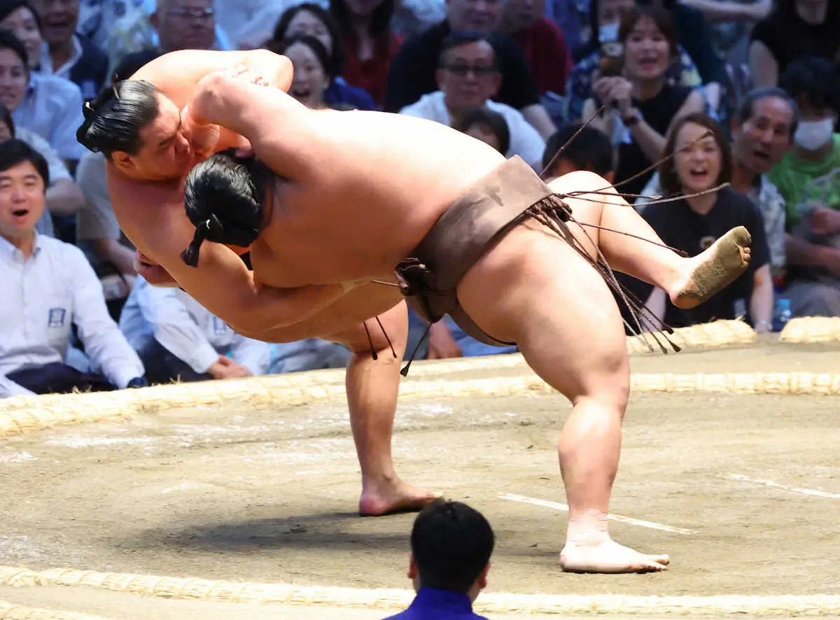 横綱・豊昇龍が痛い2敗目 大の里は3勝目 綱獲り場所の霧島は1敗守る カド番大関・琴桜は3敗目