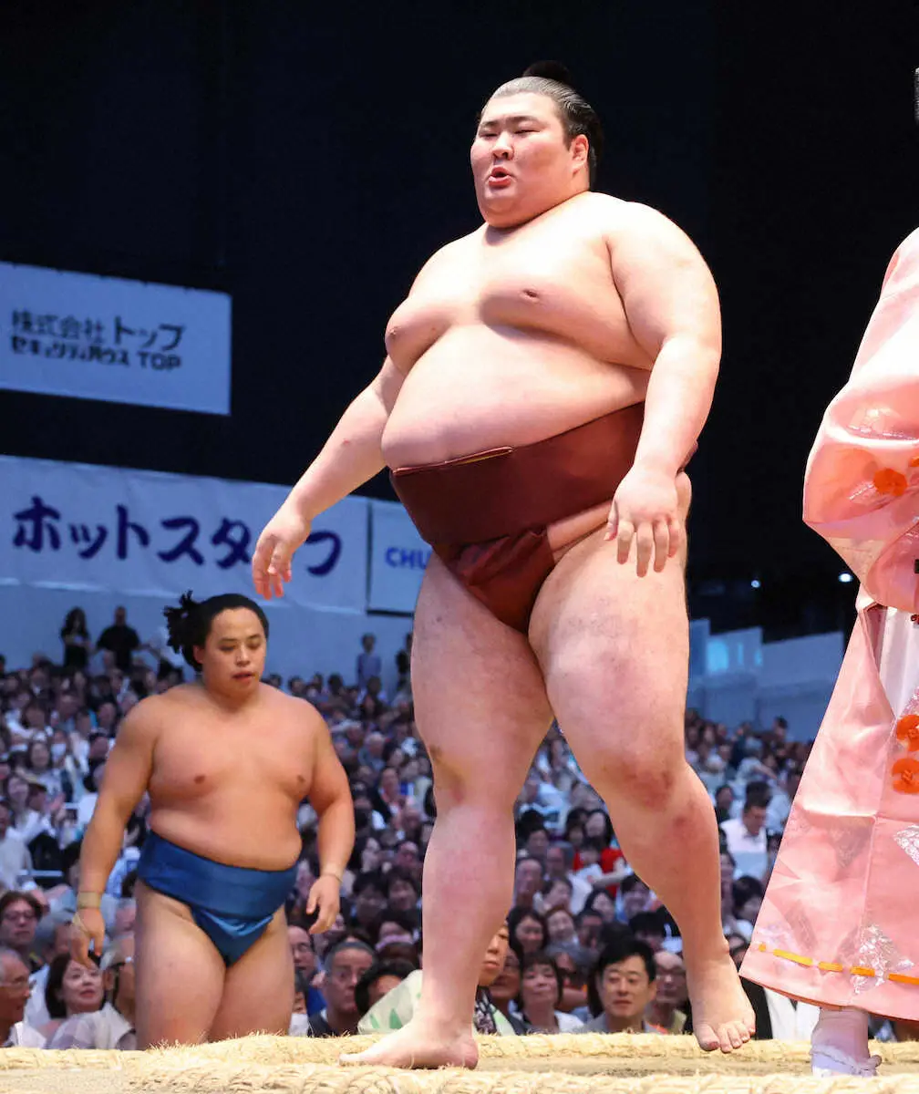 【相扑】热海富士在重赛中击败琴荣峰，取得第9胜，距离大关目标还差1胜