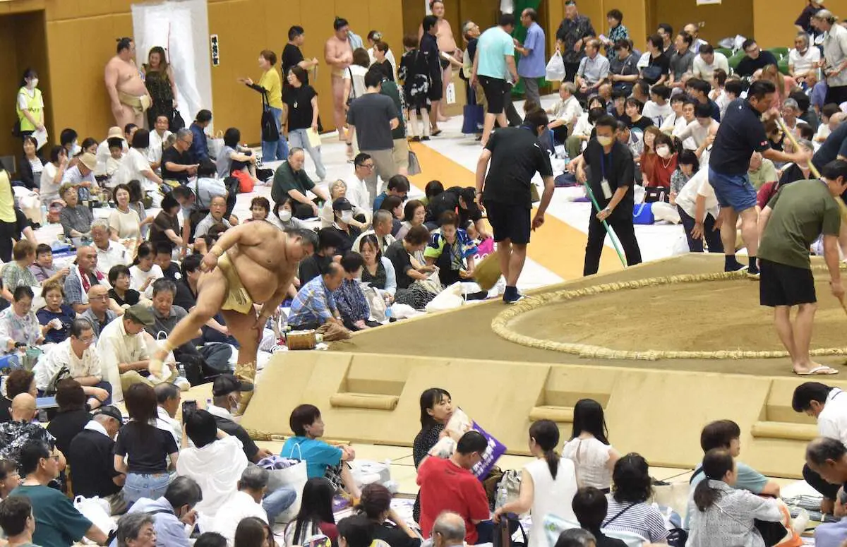 【夏季巡演】幕内最年长36岁的高安进行“留堂训练” 在空无一人的土俵旁做四股踏「希望能成为好榜样」
