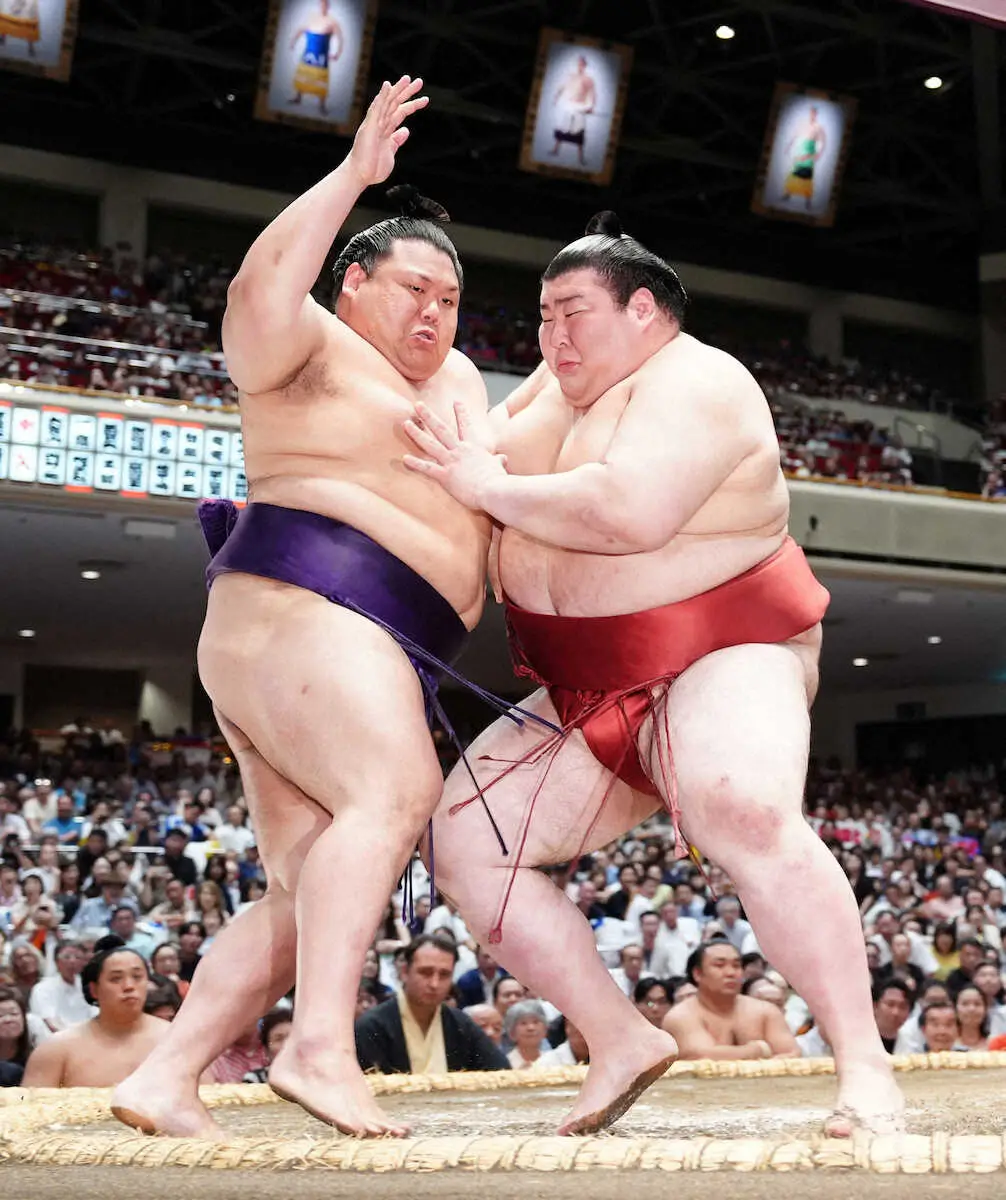 大関昇進を狙う熱海富士は2連勝！美ノ海を力強く押し出して完勝