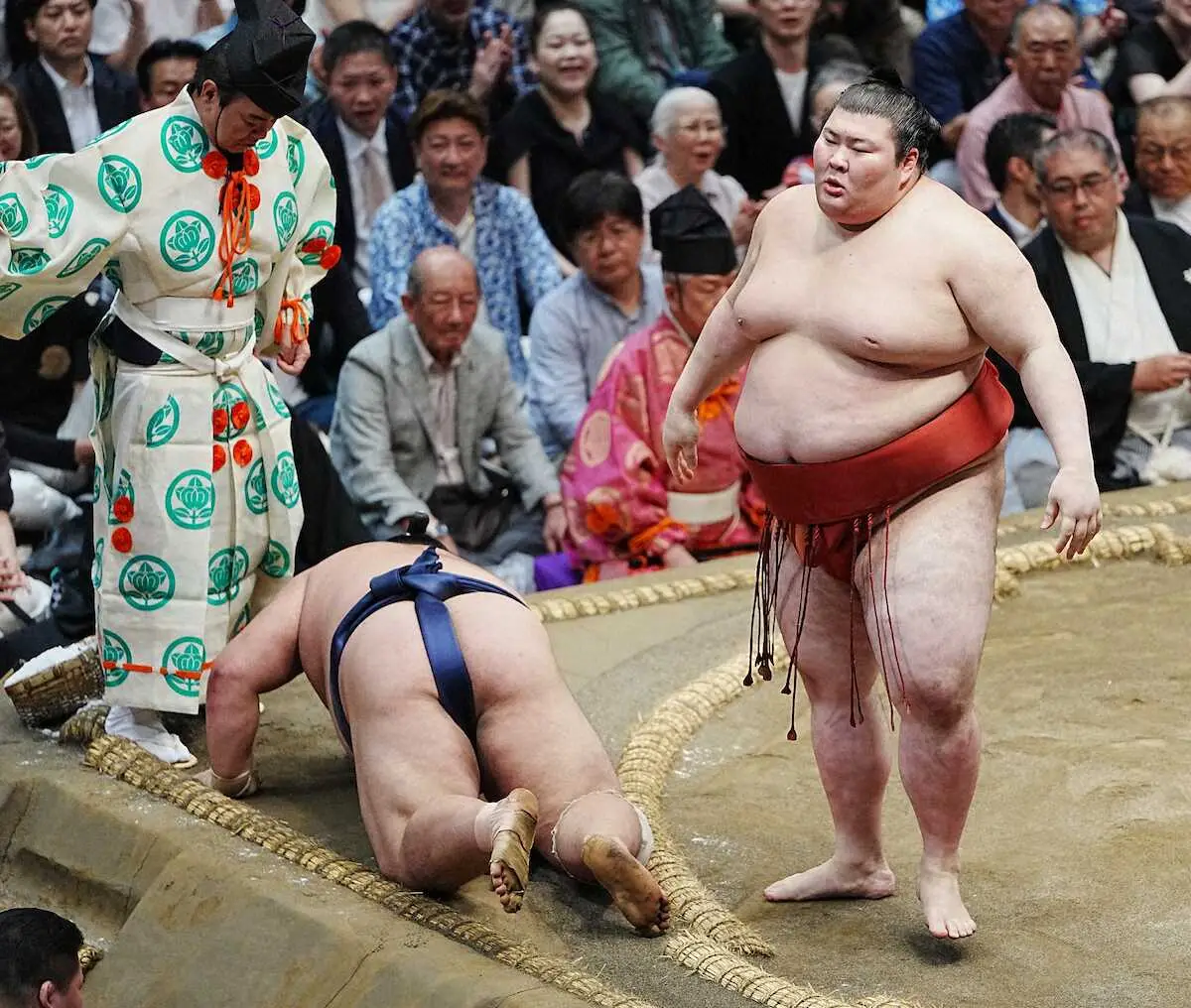 熱海富士 大関昇進へ連敗阻止！同学年・藤凌駕を力強く押し倒し “昇進目安”へあと9勝