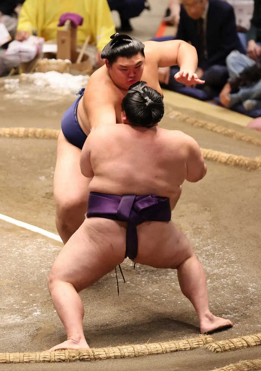 横綱・大の里と大関・琴桜が1敗キープ 並んでいた5人は敗れる
