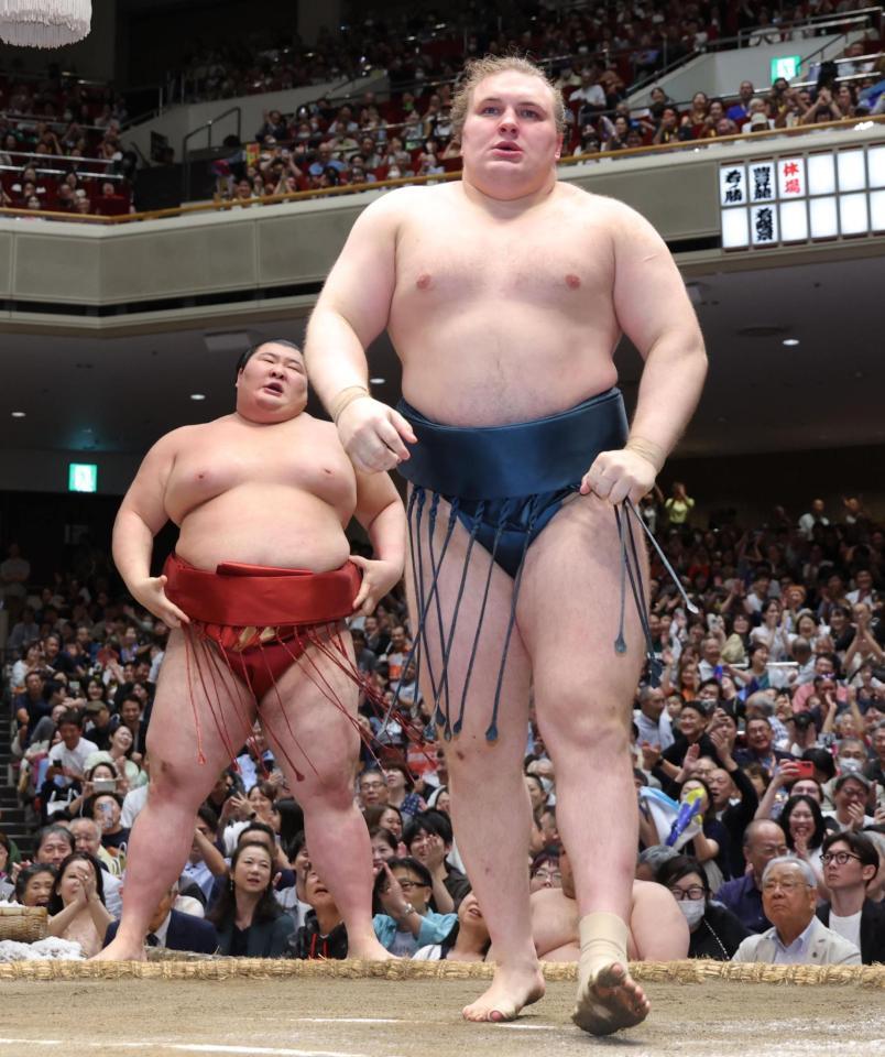 安青錦 連敗３で止めた 雪辱狙う熱海富士を返り討ち「自分らしい相撲が取れた」 安治川親方が宣言「まだ諦めていない」