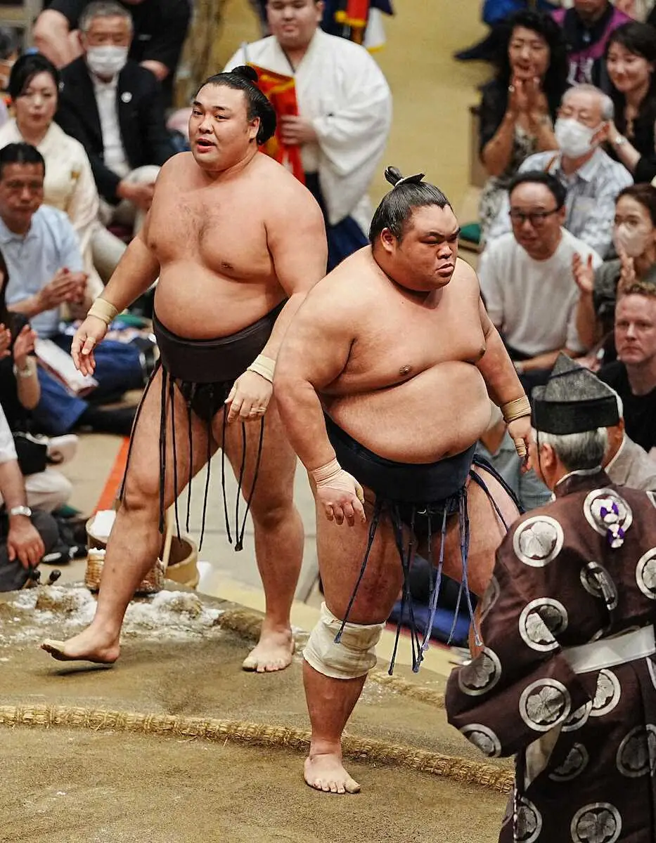 どうした？大関・霧島 綱獲りどころか3連敗で5勝5敗の五分に しきりに首傾げる