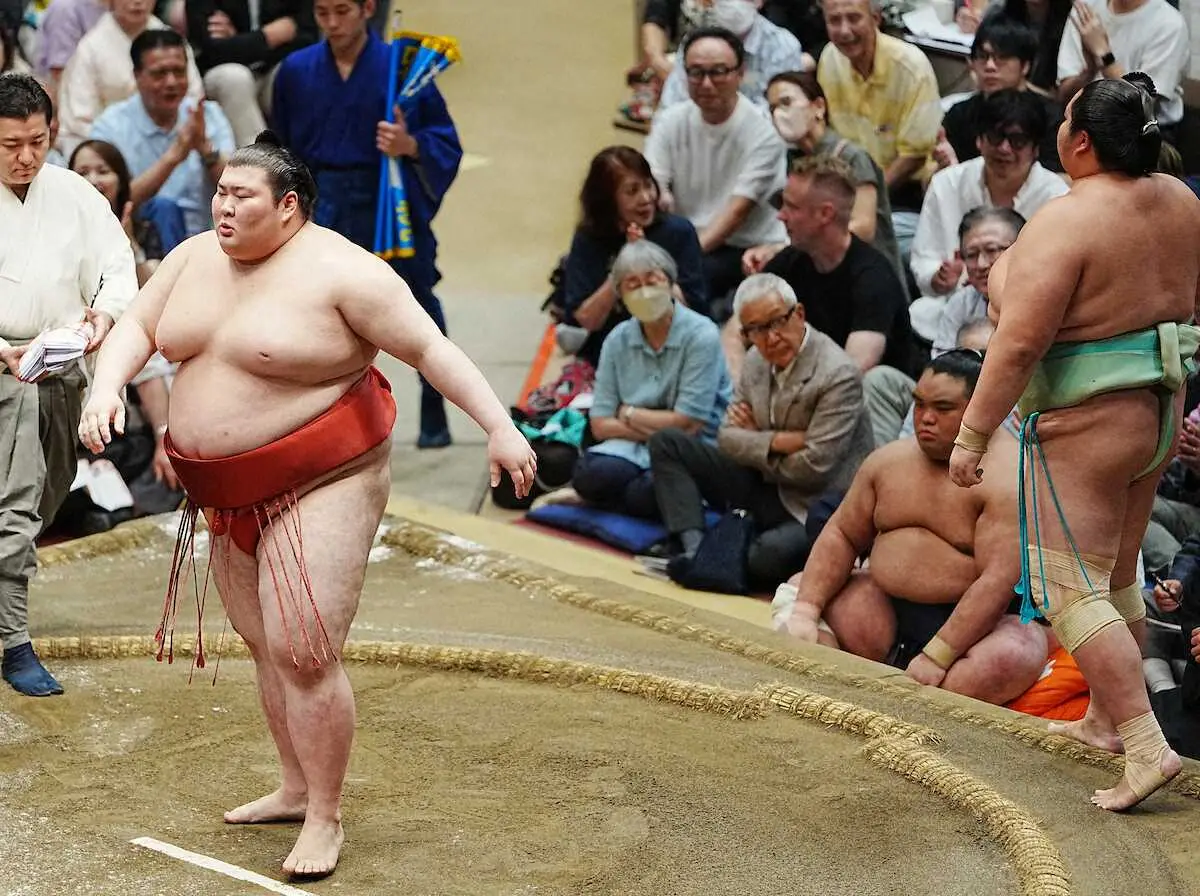 大関獲りの関脇・熱海富士、大関・琴桜破って2敗キープ 藤島親方「やっぱり優勝したいんじゃないかな」