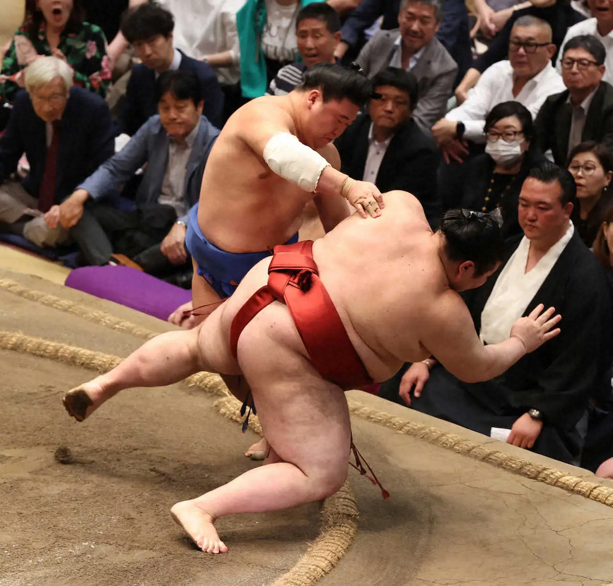 藤ノ川 熱海富士を破り新関脇で11勝、収穫の秋…3大関撃破で敢闘賞を受賞「よかったっす」