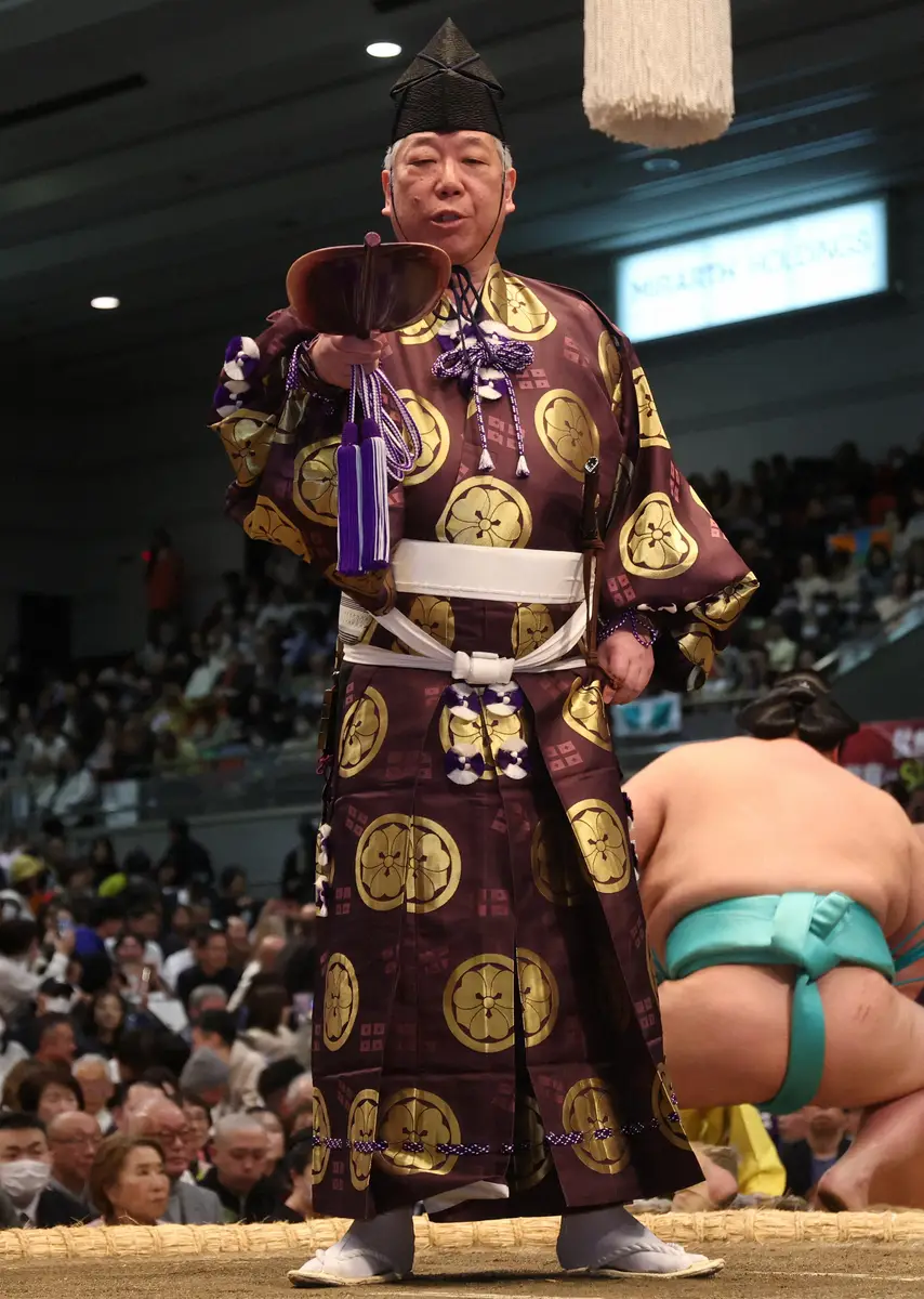 第43代式守伊之助が第40代木村庄之助に昇進 木村晃之助が第44代式守伊之助に 相撲協会理事会