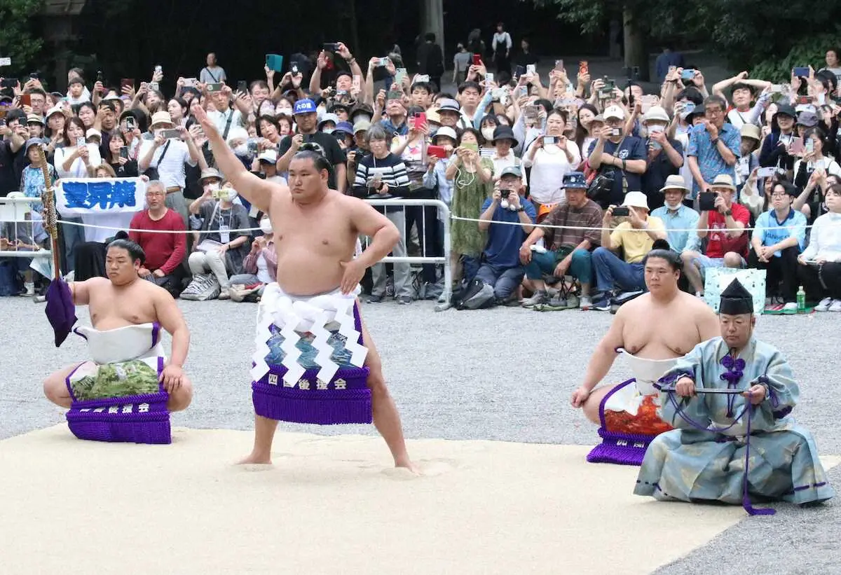 豊昇龍、大の里が熱田神宮で奉納土俵入り 名古屋場所での復活に決意
