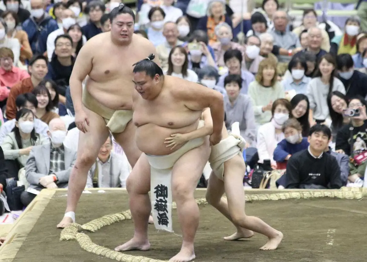 元大関の御嶽海 地元で熱い声援浴びる「ハラハラドキドキさせると思うけど…」 九州場所で雪辱期す