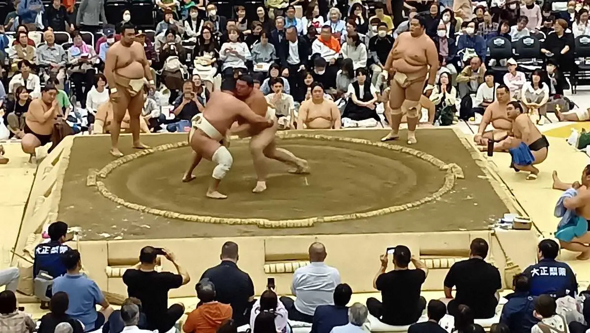 大の里 横綱同士で秋巡業2度目の稽古 連続12番の三番稽古では後半圧倒