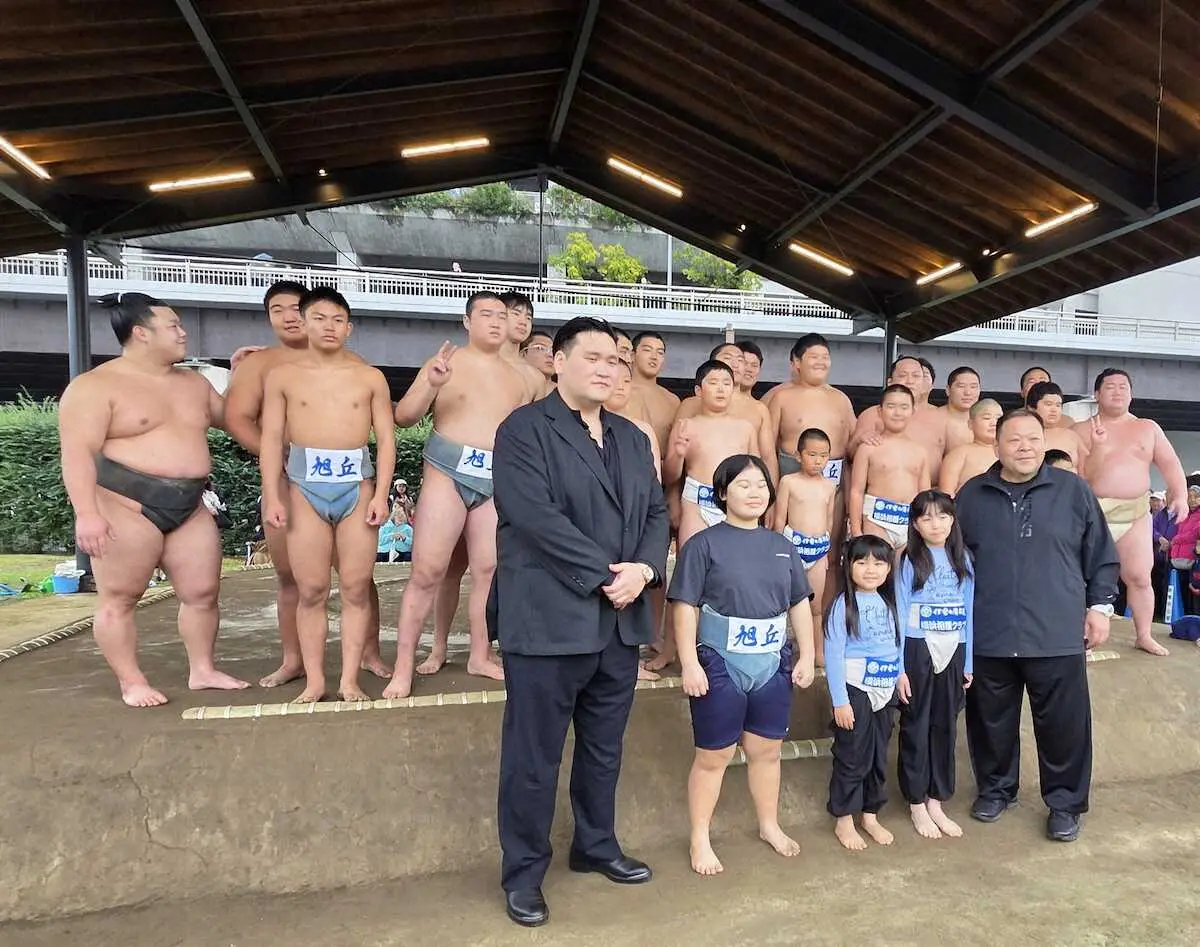 【大相撲】伊勢ケ浜部屋が横浜で「出張稽古」嵐富士、翠富士、旭富士らが相撲クラブの子供達と交流