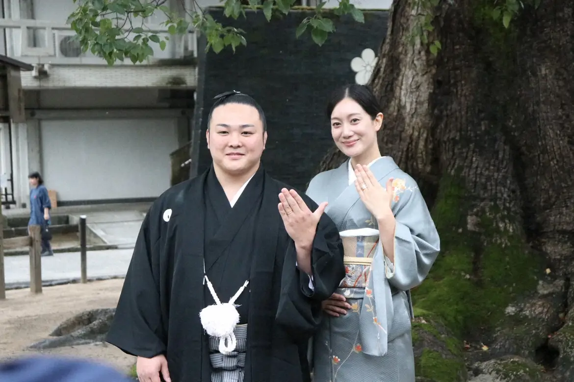 十両・炎鵬 満面の笑みで結婚報告 プロポーズ一度断られるも強引に“押し出し”「ご飯全部おいしい」